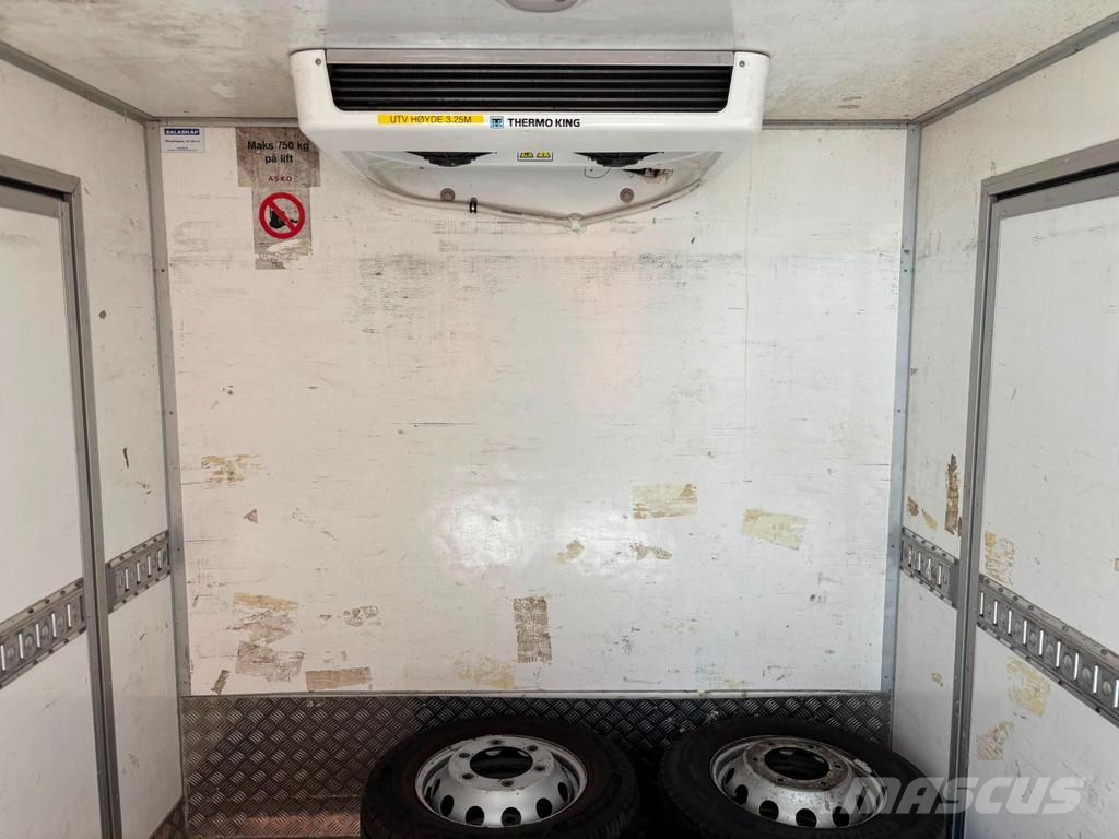 Volkswagen Crafter 50 4x2 TK V-300MAX / BOX L=3656 mm Skåp Kyl/Frys/Värme