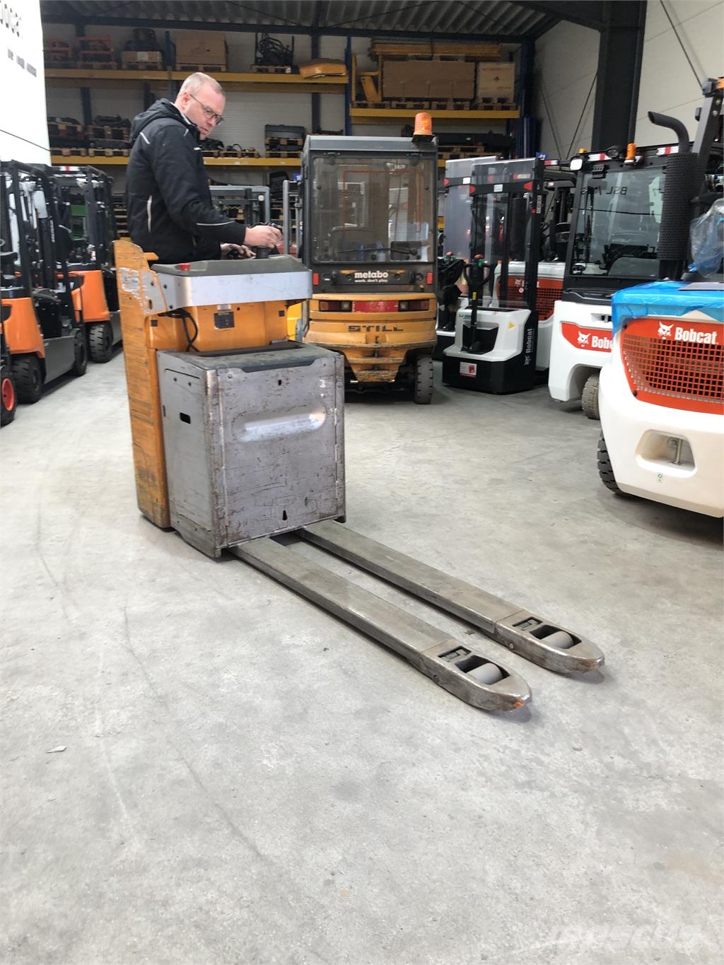 Still SXH 20 Pedestrian stacker