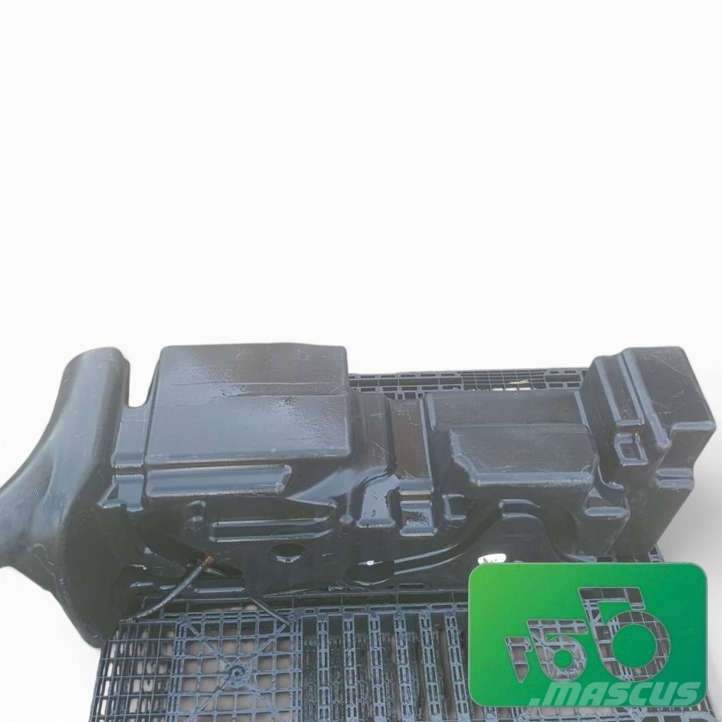 Massey Ferguson 9407 Fuel tank 7167549 Tank 3970282M1 Alusta ja jousitus