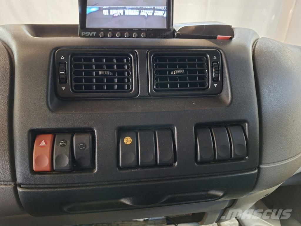 DAF LF 55 AE 55 LF-12 |VERVOER VOOR 5 PAARDEN | INGEBO Dyretransport