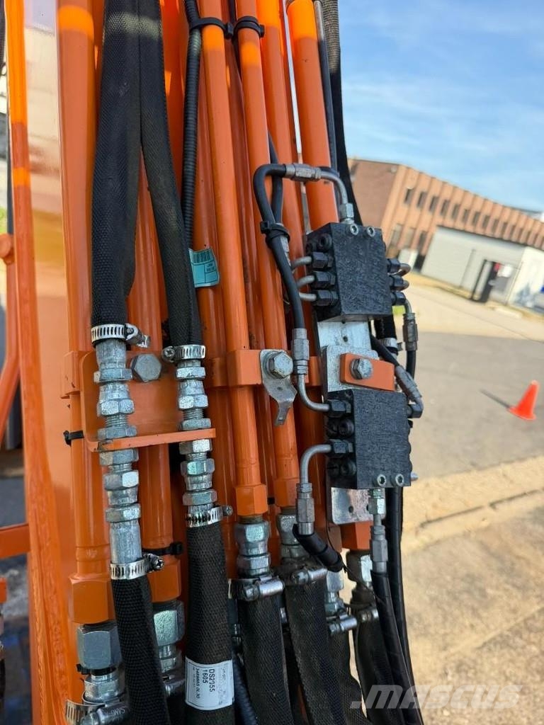 Doosan DX 62 R-3 6.2T - *FULL HYDR - *CENTRAL GREASING* - Minigraafmachines < 7t