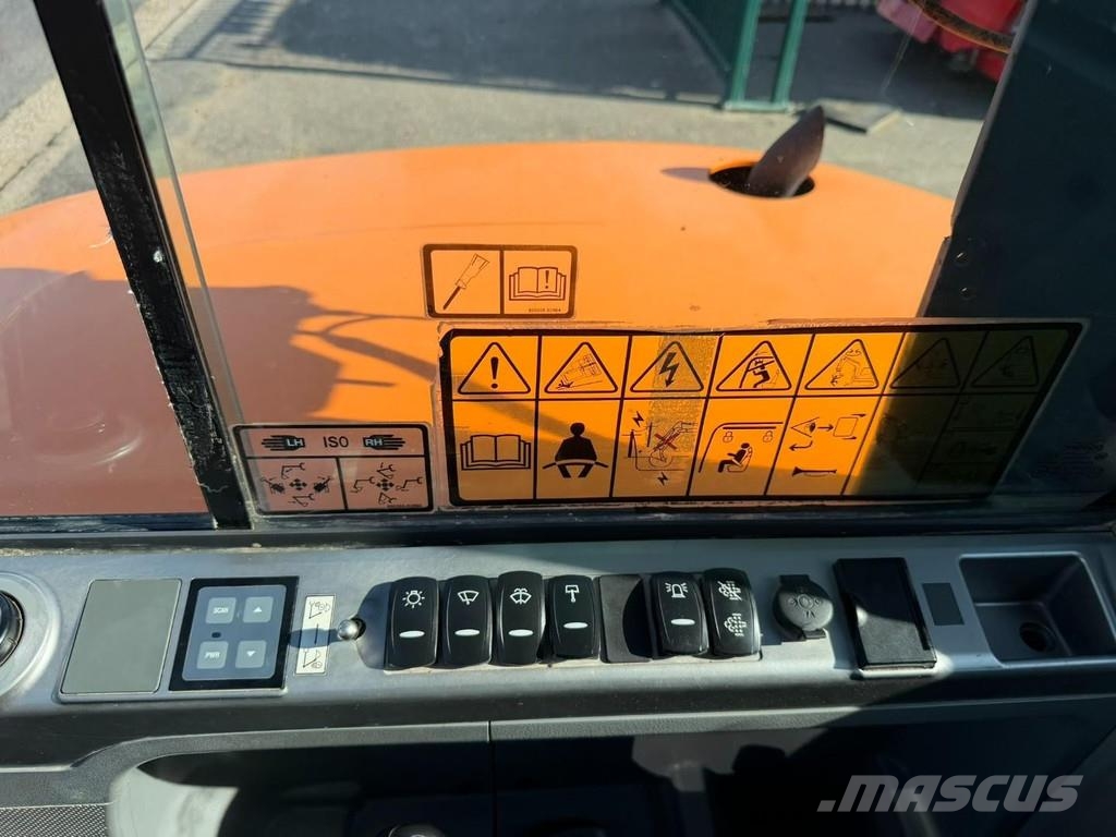 Doosan DX 62 R-3 6.2T - *FULL HYDR - *CENTRAL GREASING* - Minigraafmachines < 7t