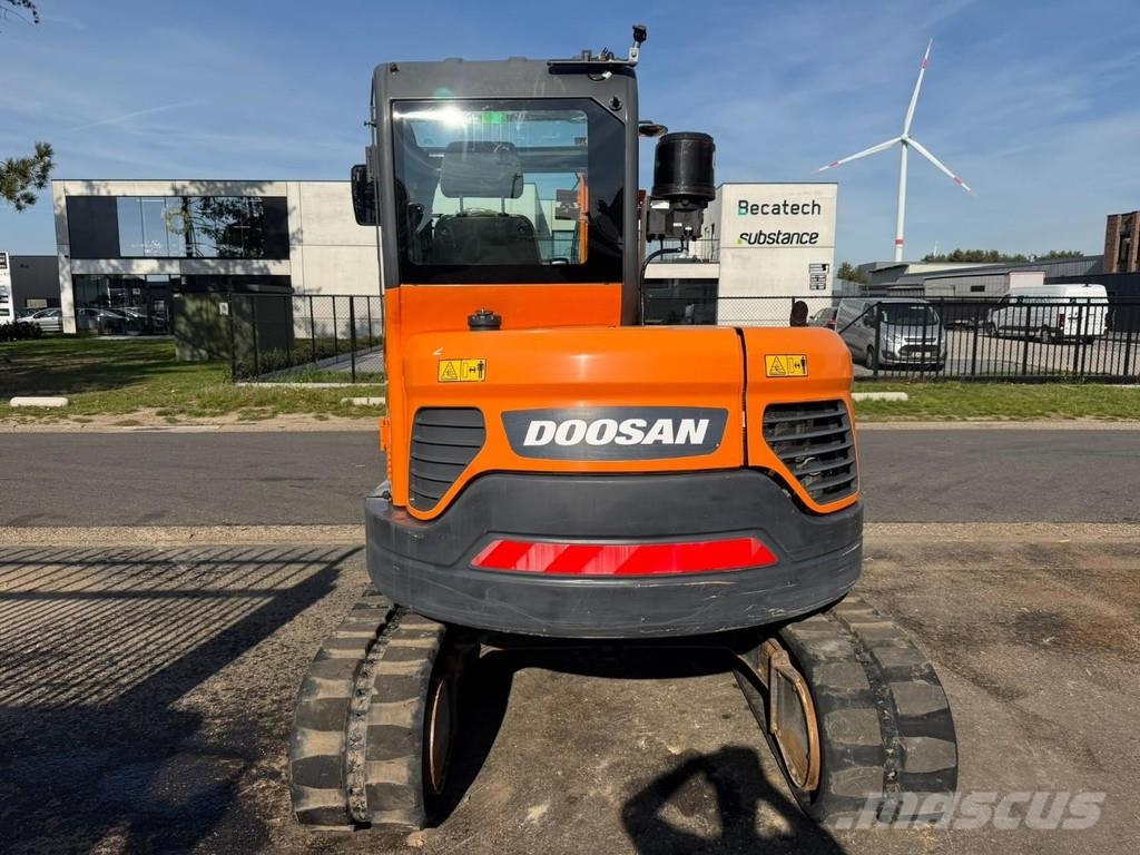 Doosan DX 62 R-3 6.2T - *FULL HYDR - *CENTRAL GREASING* - Minigraafmachines < 7t