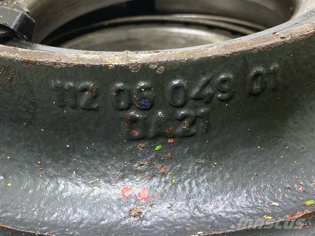  Dana Spicer 112.06.049.01/112.06.110.03-Wheel hub/ Axles
