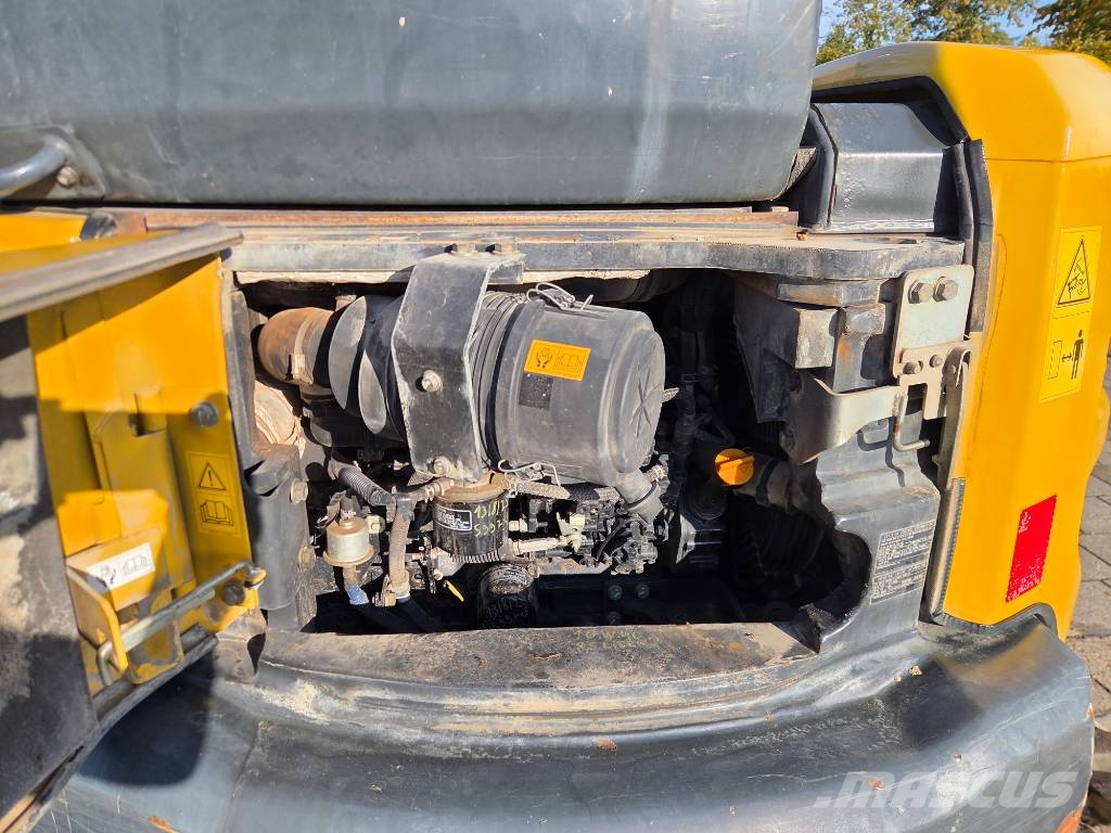 Komatsu PC 55 MR-3 ミニ油圧ショベル 7t以下(ミニユンボ・ミニディガー)