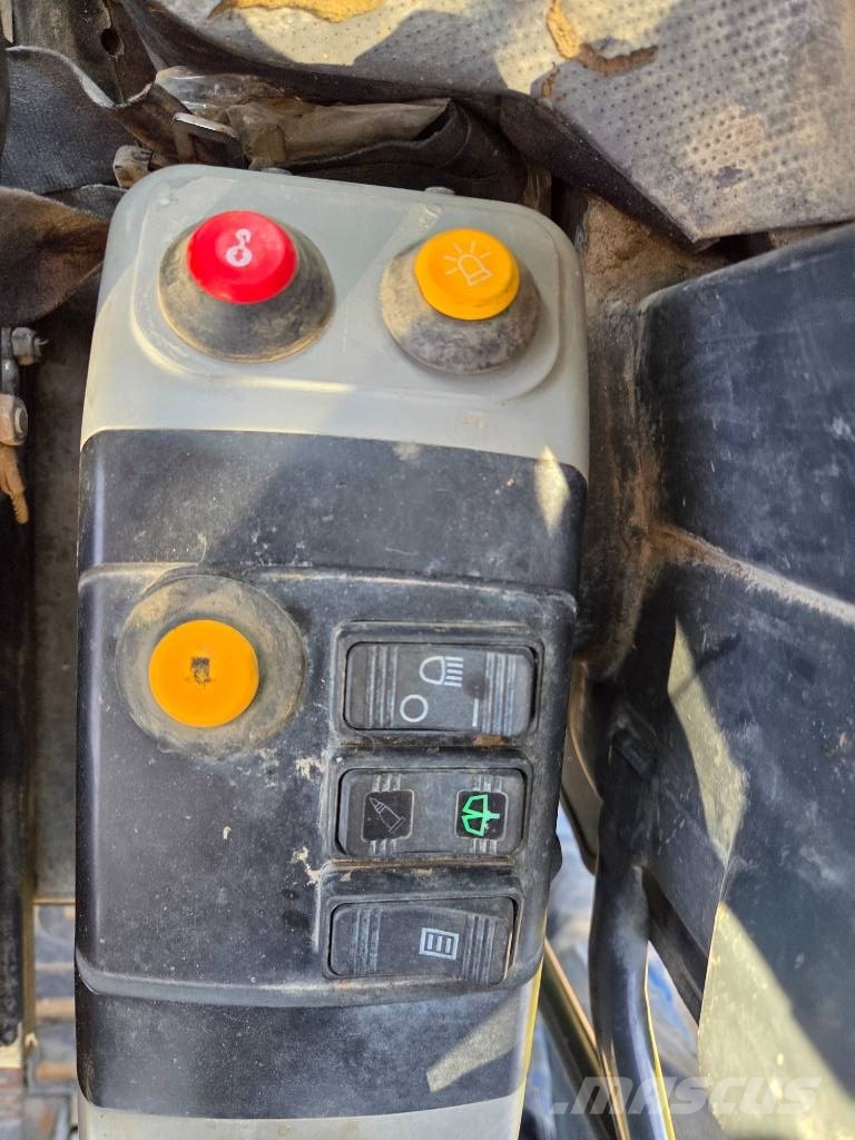 Komatsu PC 55 MR-3 ミニ油圧ショベル 7t以下(ミニユンボ・ミニディガー)