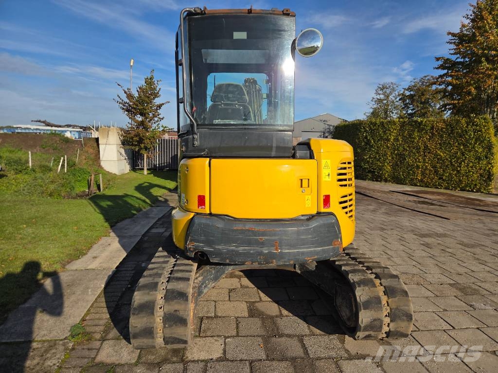 Komatsu PC 55 MR-3 ミニ油圧ショベル 7t以下(ミニユンボ・ミニディガー)