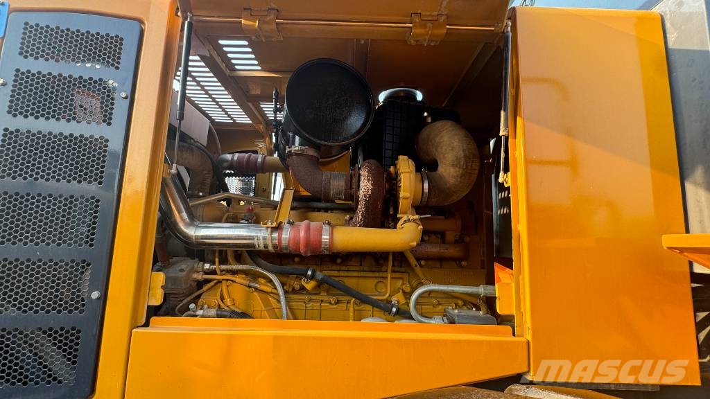 XCMG LW 600 KV Plenty of wheel loaders in stock Kolesni nakladalci