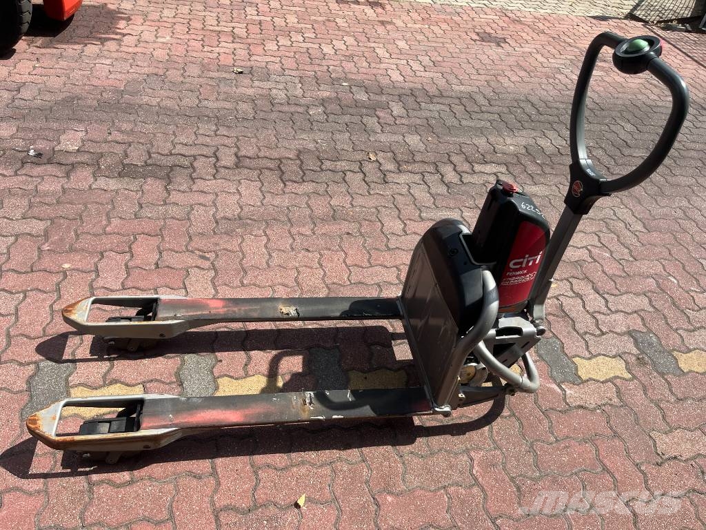 Linde CITI T05 /130/ V-3791 OB شاحنات مناولة ذاتية الدفع