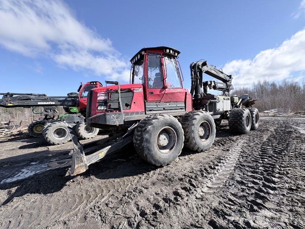 Komatsu 895 Forwarders