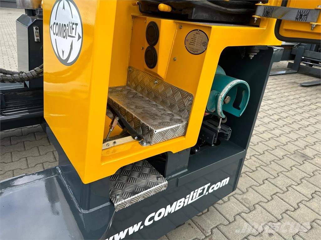 Combilift C2500 // Compact // Wide positioner Four-way truck
