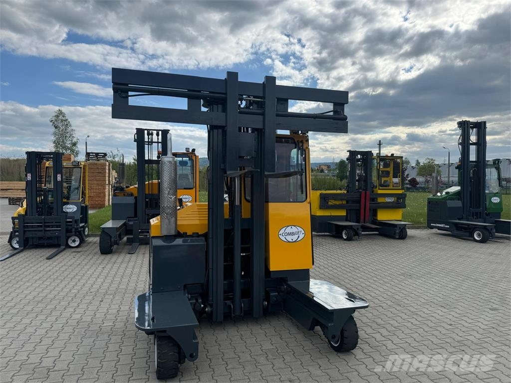 Combilift C2500 // Compact // Wide positioner 4-way reach trucks