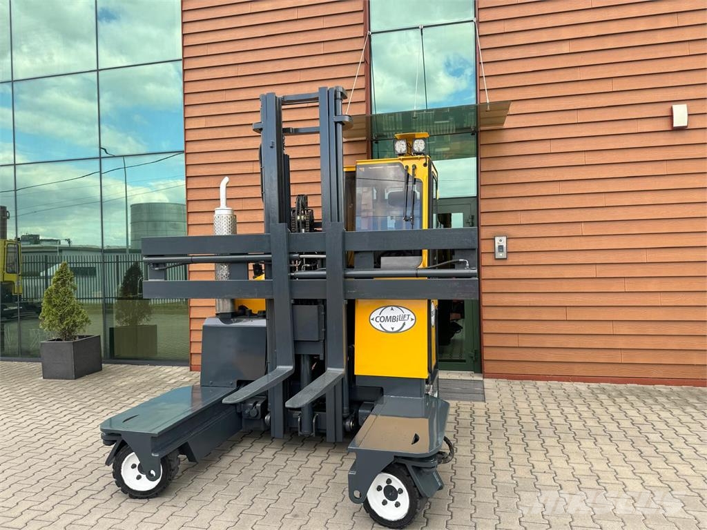 Combilift C2500 // Compact // Wide positioner 4-way reach trucks