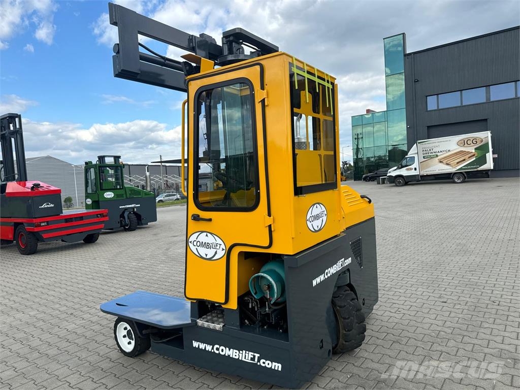 Combilift C2500 // Compact // Wide positioner 4-way reach trucks