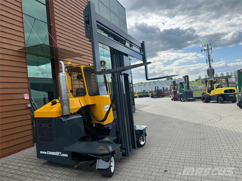 Combilift C2500 // Compact // Wide positioner 4-way reach trucks
