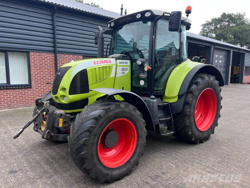 CLAAS Arion 530 cis الجرارات