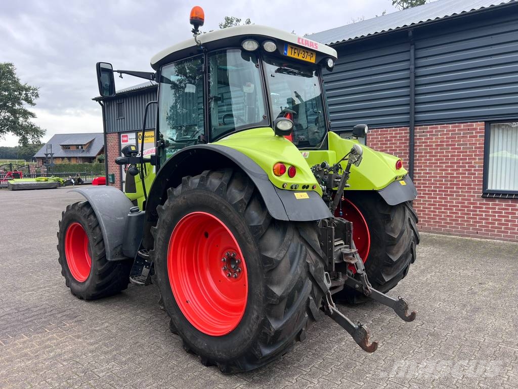 CLAAS Arion 530 cis الجرارات
