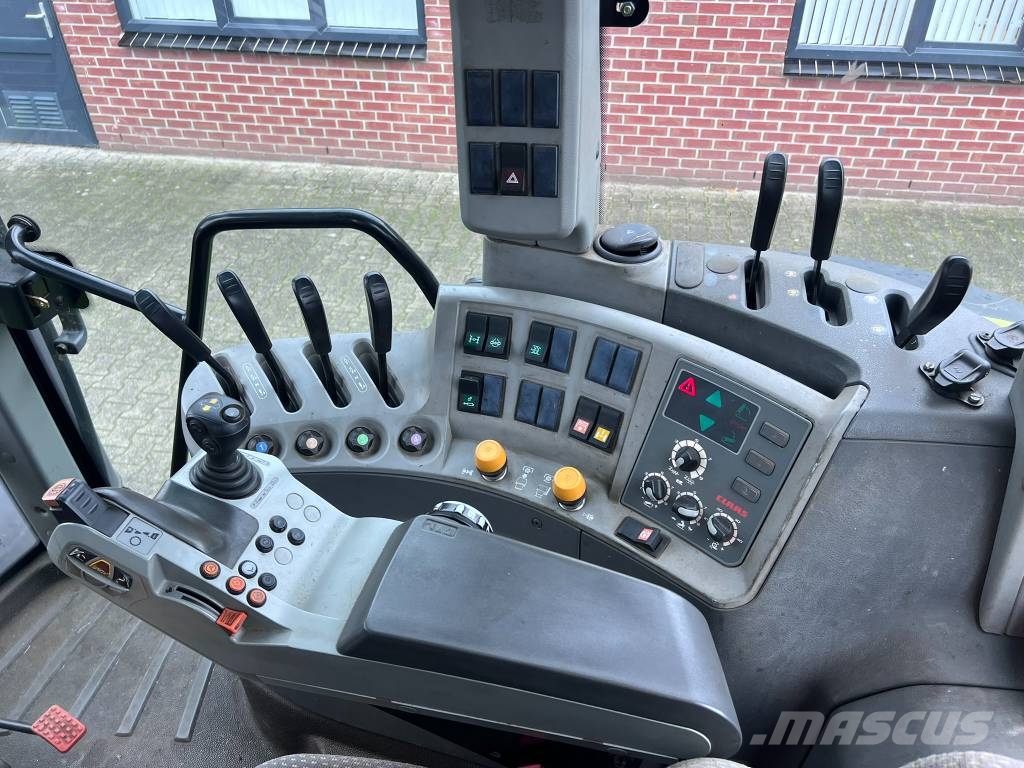 CLAAS Arion 530 cis الجرارات