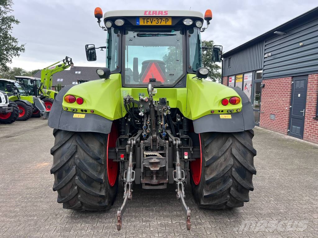 CLAAS Arion 530 cis الجرارات