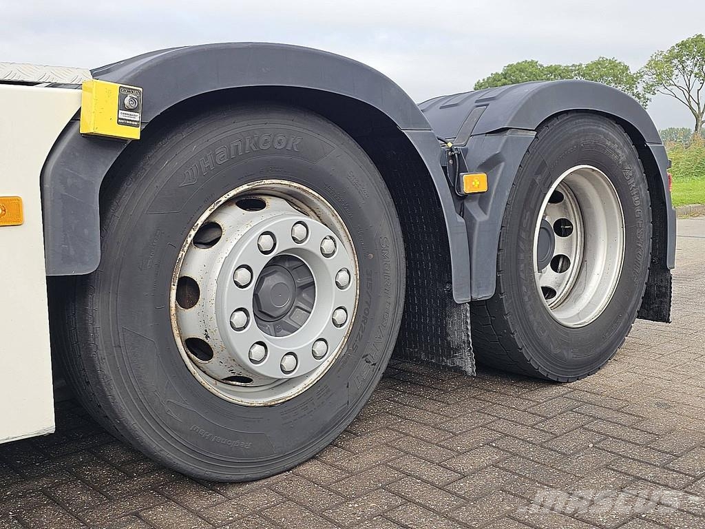 Volvo FH 460 6X2 GLOBE Nyergesvontatók