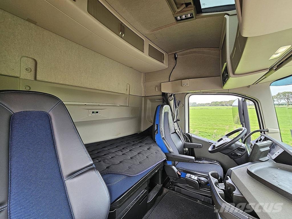 Volvo FH 460 6X2 GLOBE Nyergesvontatók