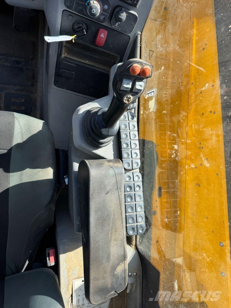 JCB 532.70 Maatalouskurottajat