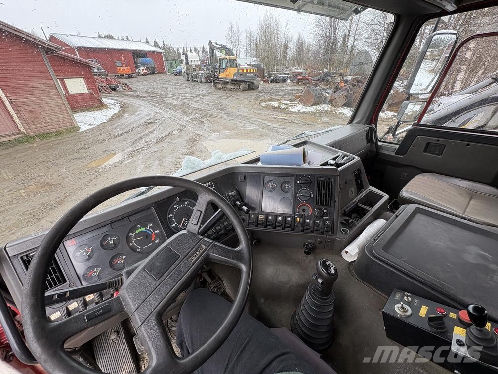 Volvo FL10 6*2 + HIAB 088CL Camiões grua