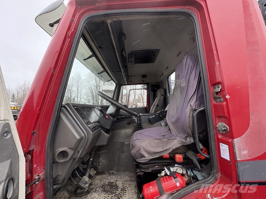 Volvo FL10 6*2 + HIAB 088CL Camiões grua
