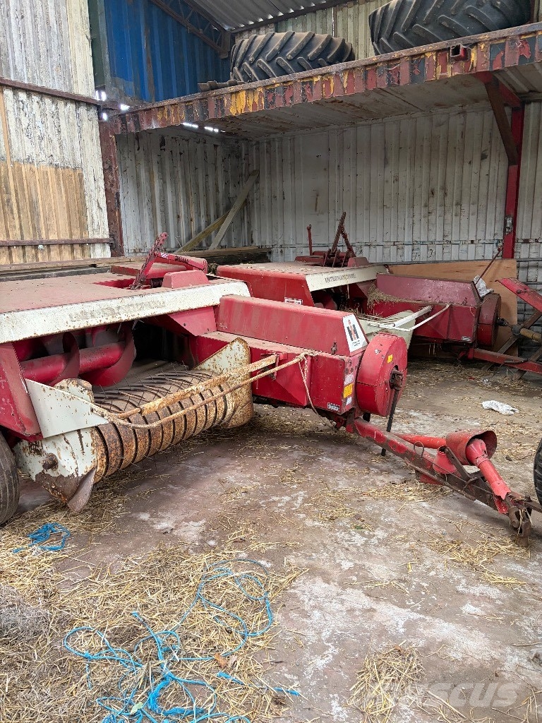 International 430-440 Тюковые пресс-подборщики