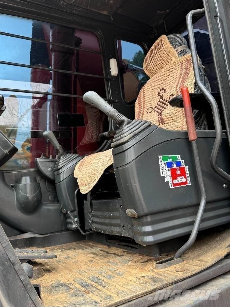 Hitachi ZX 200 Εκσκαφείς με ερπύστριες