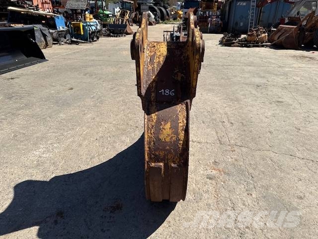 CAT 215 - 450 mm Pelle rétro arrière