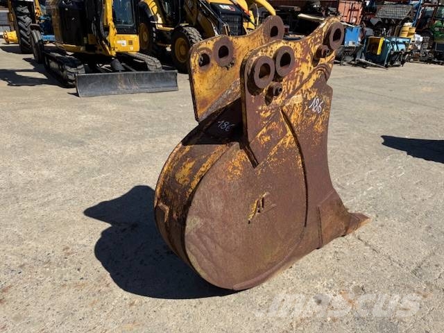 CAT 215 - 450 mm Pelle rétro arrière