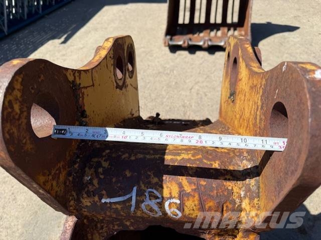 CAT 215 - 450 mm Pelle rétro arrière
