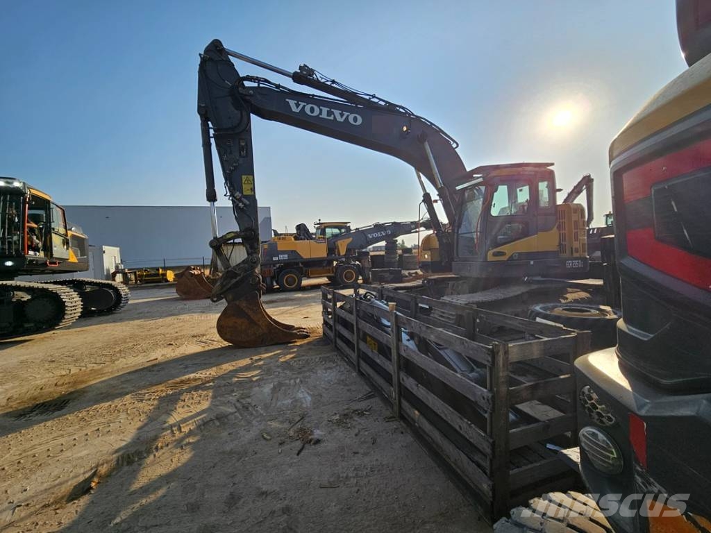 Volvo ECR 235 Pásové rýpadlá