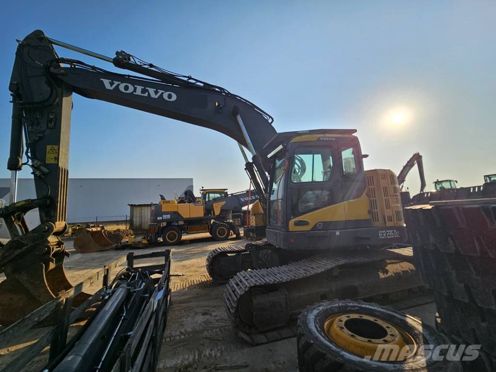 Volvo ECR 235 Pásové rýpadlá