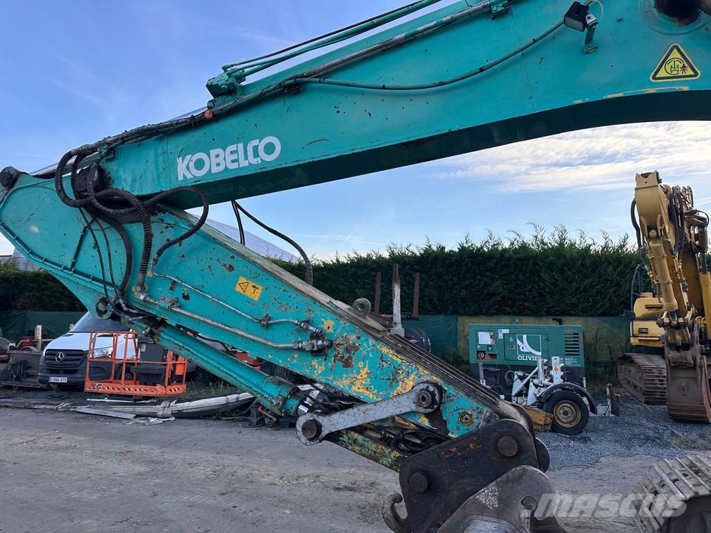 Kobelco SK 235 حفارات زحافة