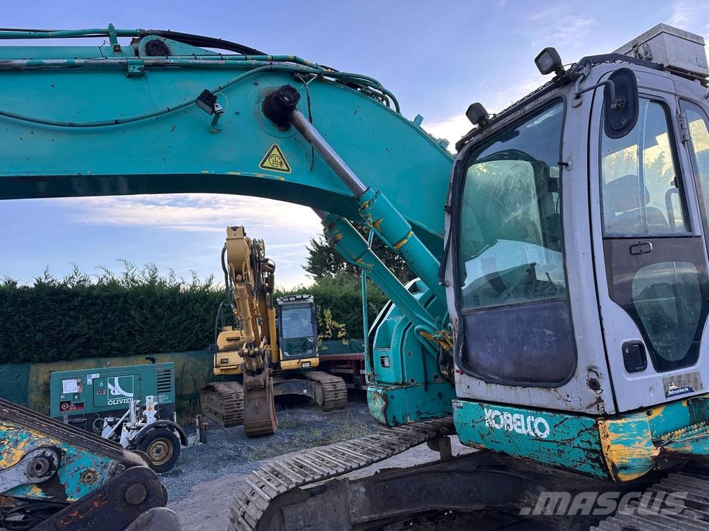 Kobelco SK 235 حفارات زحافة