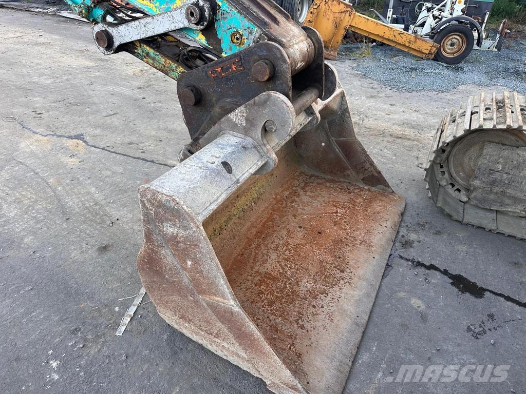 Kobelco SK 235 حفارات زحافة