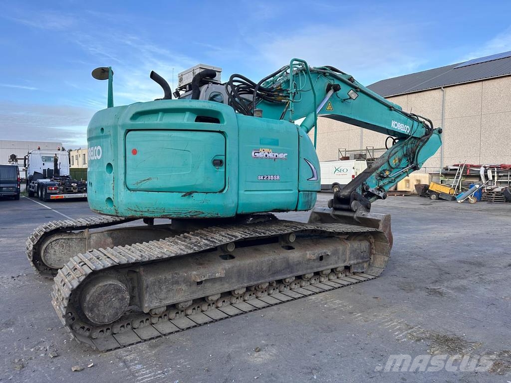 Kobelco SK 235 حفارات زحافة