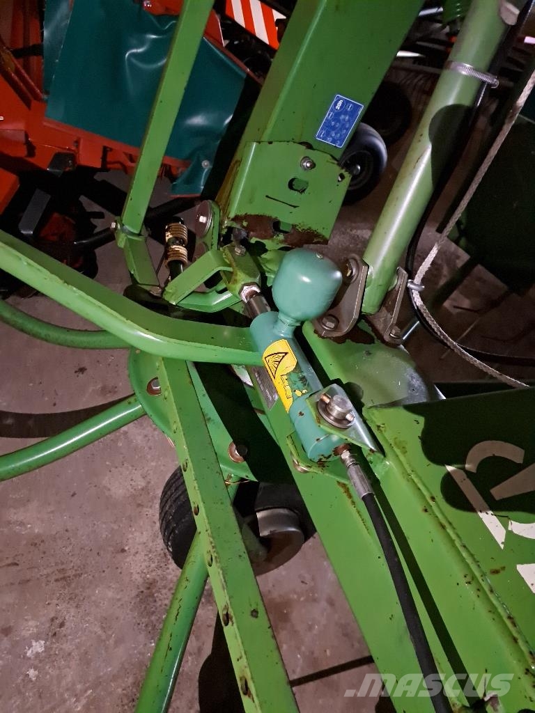 Krone KW 5.50 مكابس وميبسات التبن
