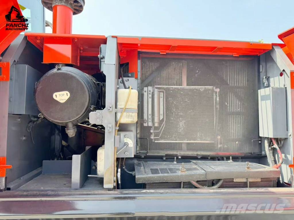 Hitachi 210 حفارات زحافة
