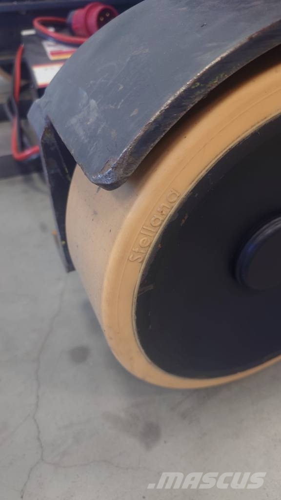 Linde R14/1120 Montacargas de alcance de gran altura