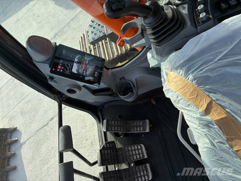 Hitachi ZX 135 US-7 Crawler excavators