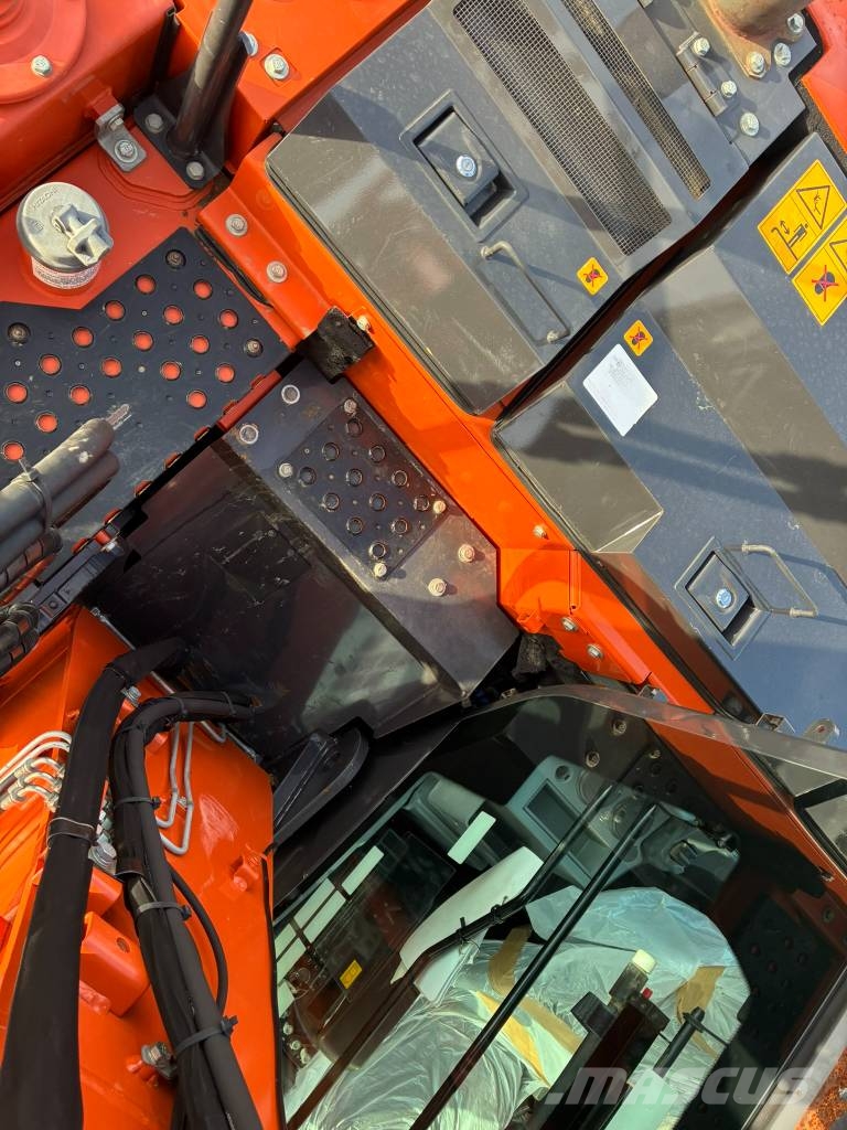 Hitachi ZX 135 US-7 Crawler excavators
