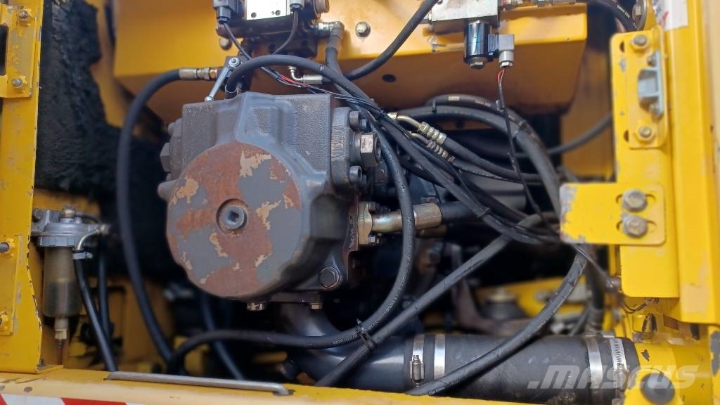 Komatsu PW 220-7 حفارات بعجل