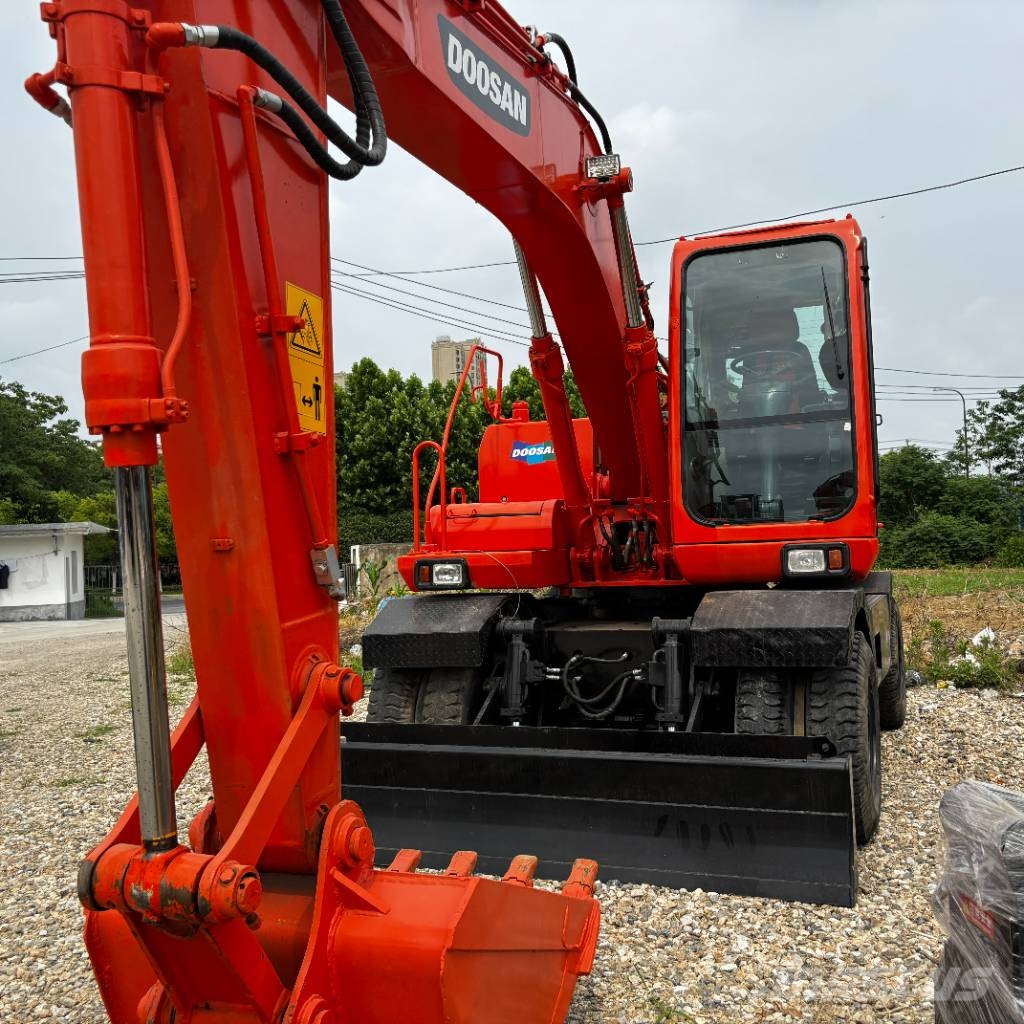 Doosan DH 150 W-7 Mobilbagger