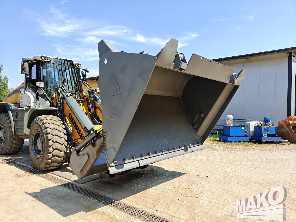 Liebherr L546 لوادر بعجل