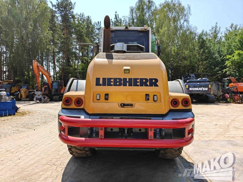 Liebherr L546 لوادر بعجل