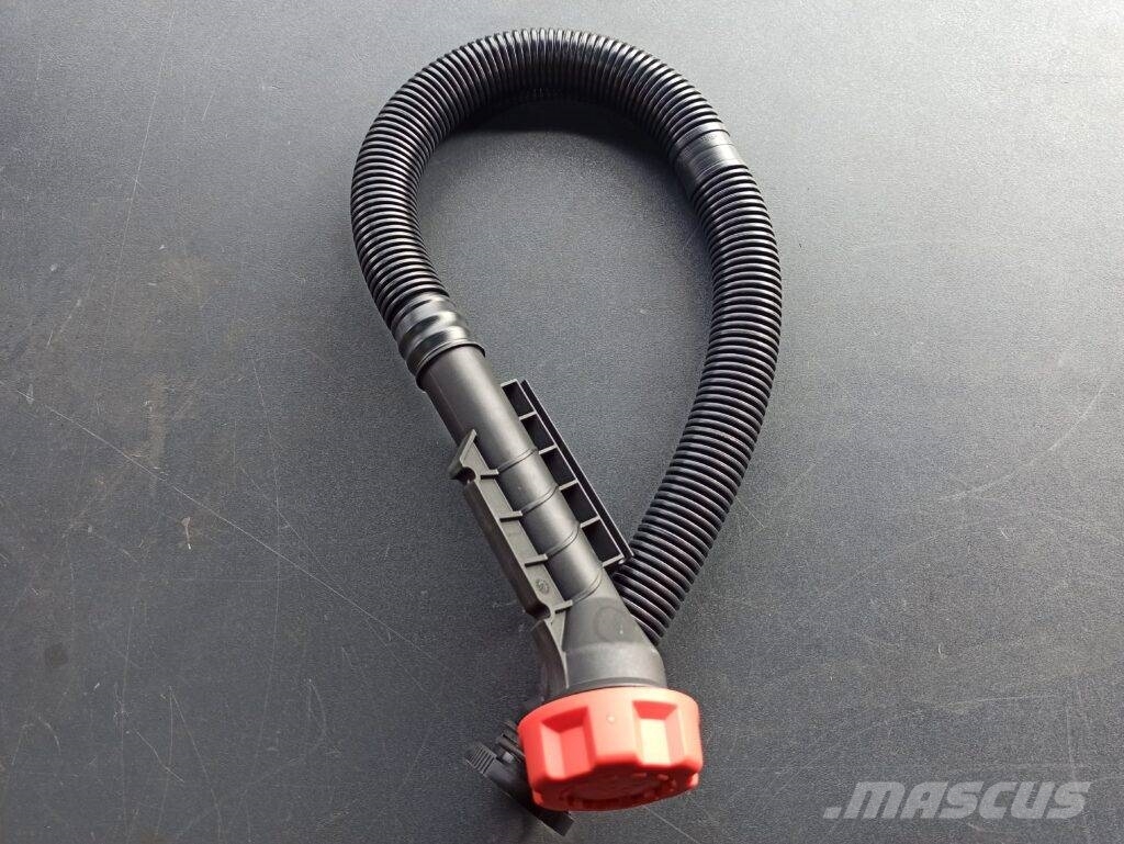 Volvo OIL FILLER HOSE 21752161 发动机