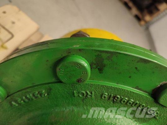 John Deere 6175M (755061006619) portal axle Transmisijos
